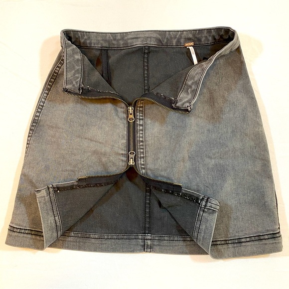 Free People Mini Skirt, size 2 - Picture 2 of 9